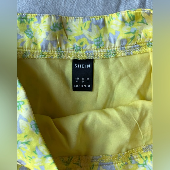SHEIN Floral Yellow Skirt - Picture 6 of 10